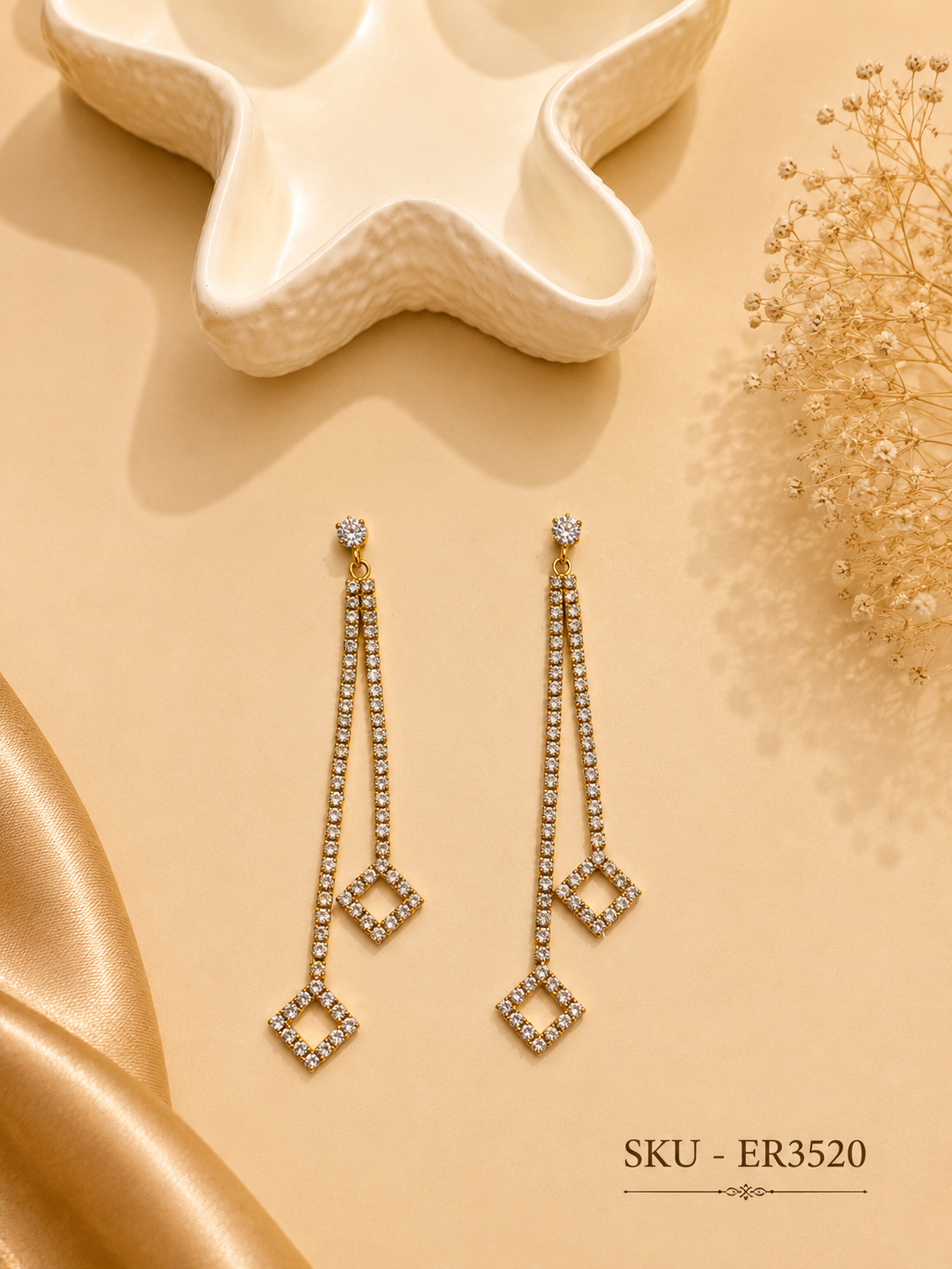 Luxurious long-line crystal earrings✨