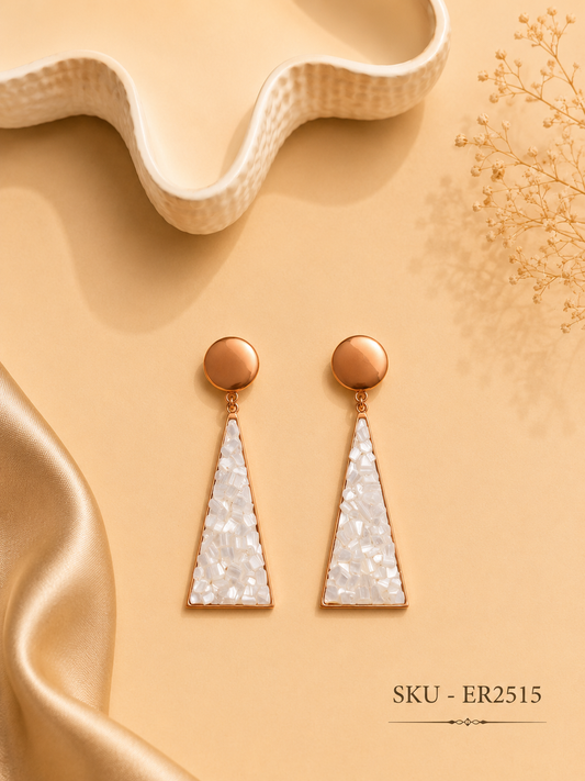 Elegant geometric drop earrings✨