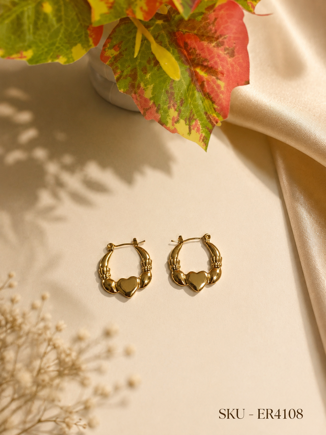 Anti-tarnish heart hoop earrings ✨