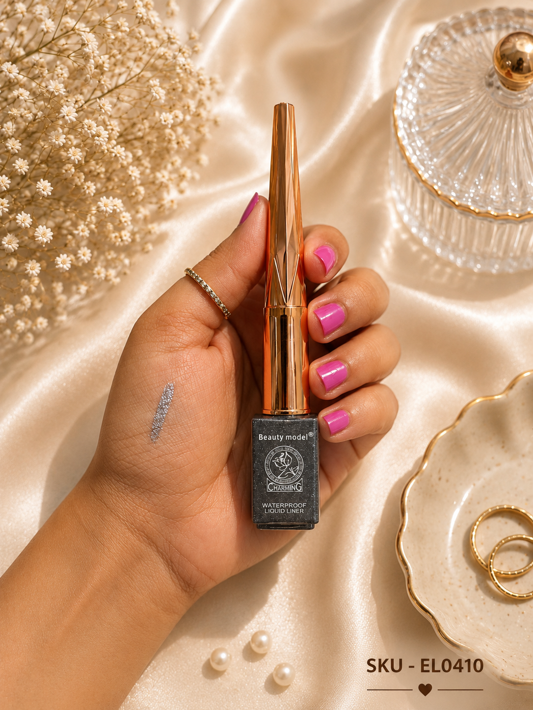 Beauty model colour Liquid Eyeliner